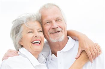 Счастливая пожилая пара
